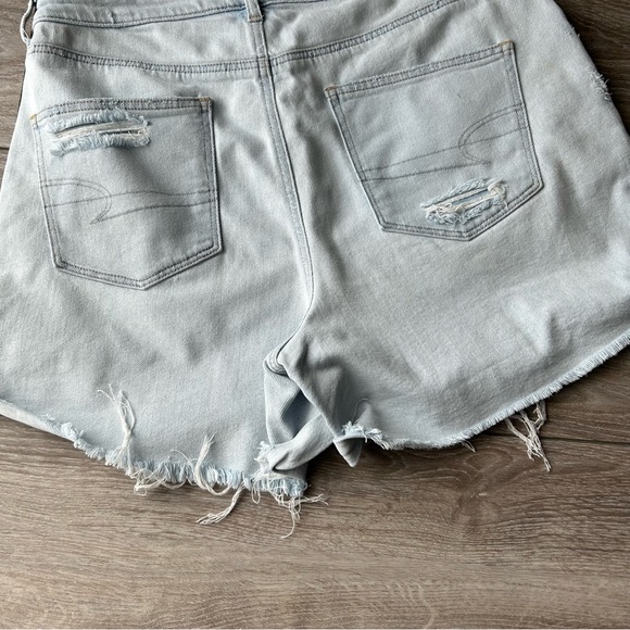 American Eagle Outfitters Distressed Stretch Mom Jean Shorts - Picture 13 of 14